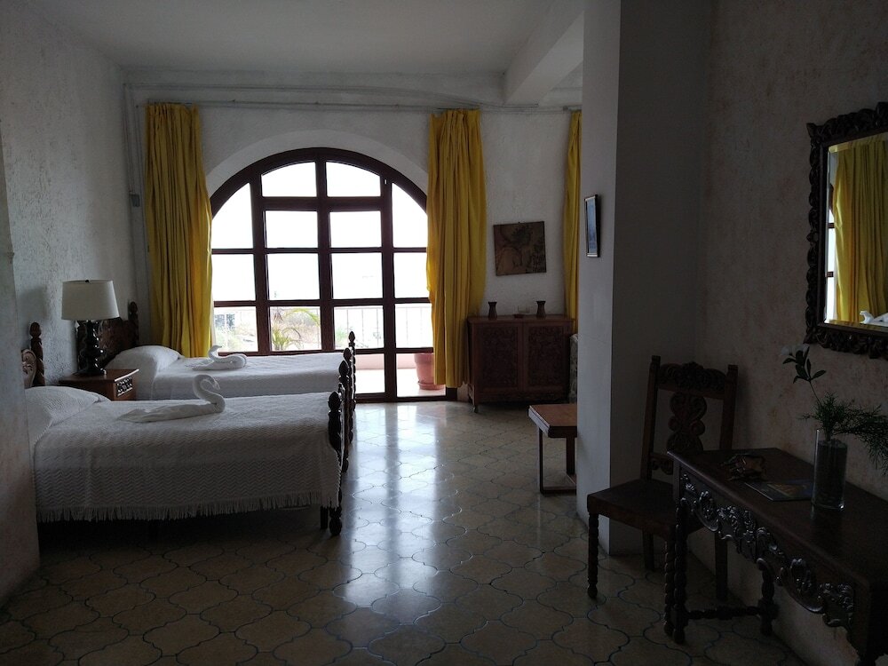 Standard Quadruple Family room with balcony and with lake view Hotel Tzanjuyu Bay