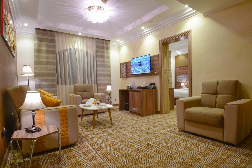 Люкс Executive Golden Tulip Al-Zahabi Hotel