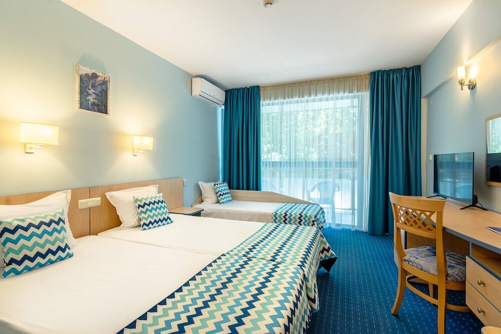 Standard Triple room with balcony BSA Holiday Park Hotel