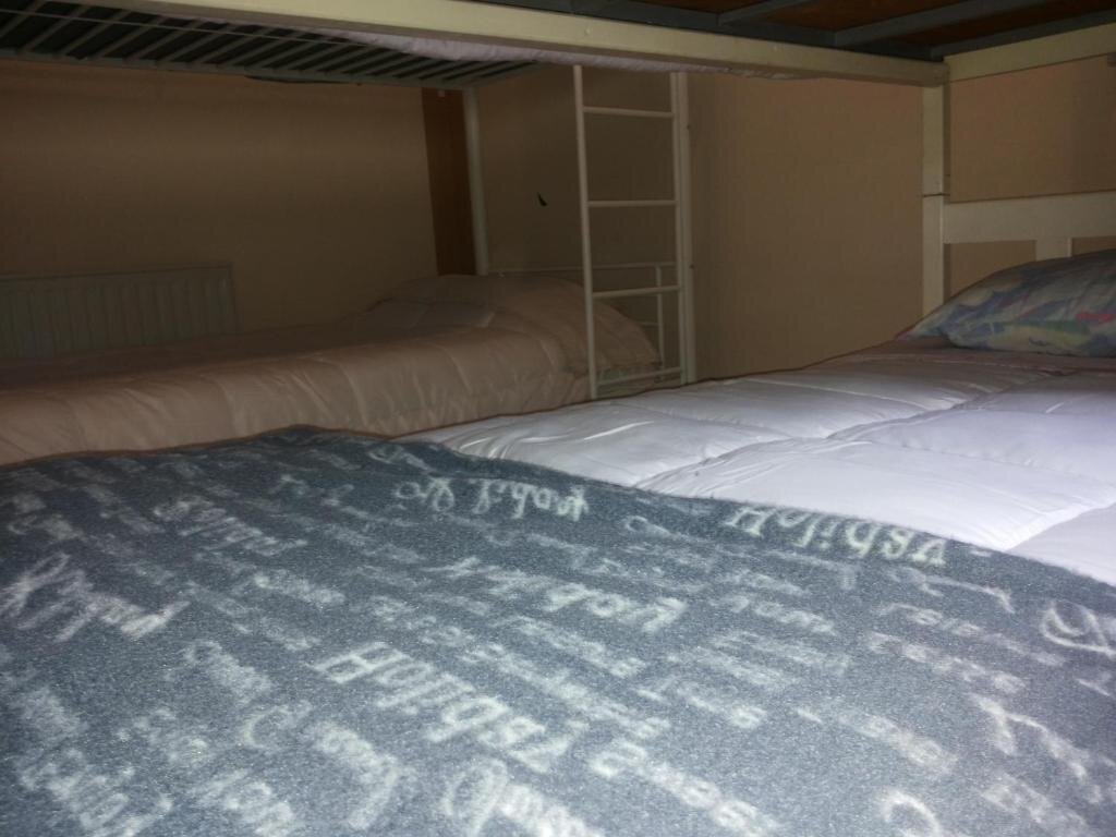 Кровать в общем номере (женский номер) Costas Hostel Action