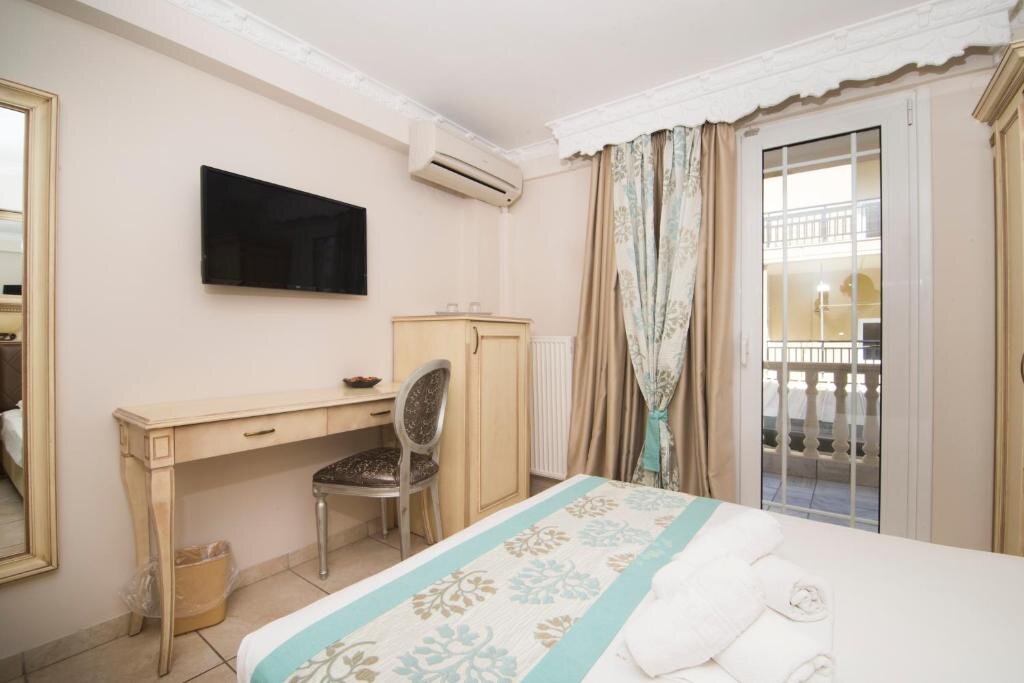 Standard Single room with balcony Parthenon Art Executive Wing