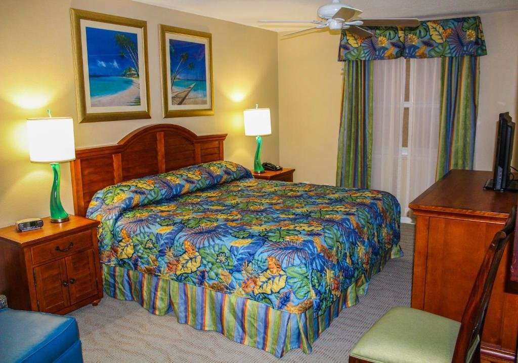 Люкс с 2 комнатами с частичным видом на океан The Resort on Cocoa Beach, a VRI resort