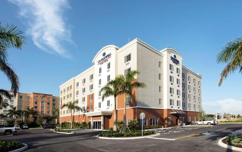 Grand Junior-Suite Candlewood Suites Miami Exec Airport - Kendall, an IHG Hotel