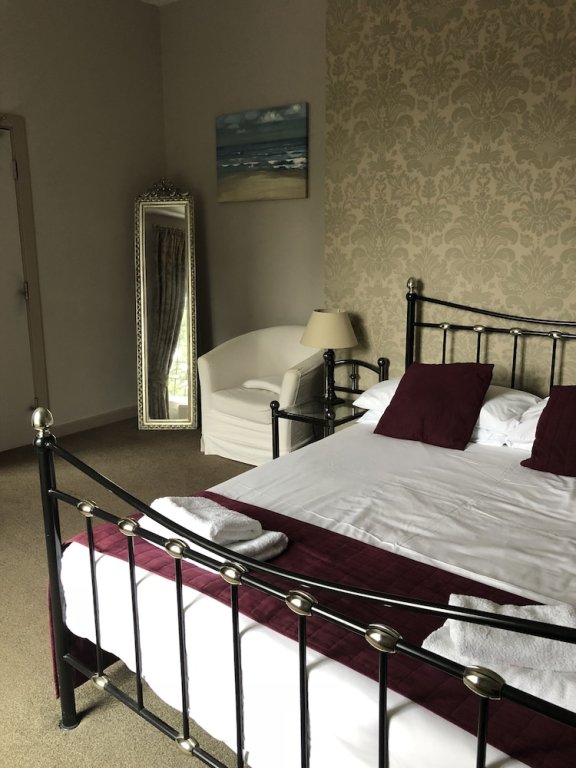 Standard Double room with river view Anglers Arms
