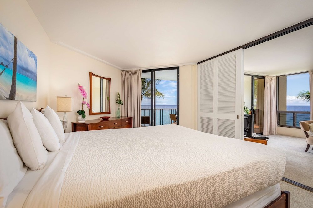 Номер Standard с 2 комнатами с балконом и с красивым видом из окна Aston Kona By The Sea