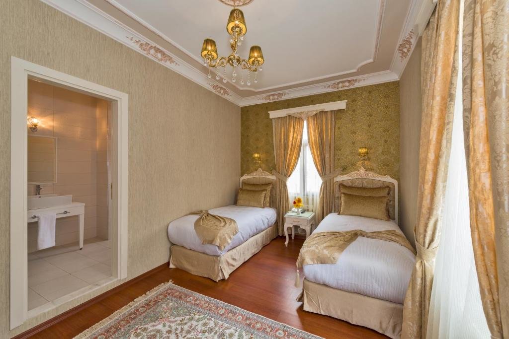 Трёхместный номер Deluxe Enderun Hotel Istanbul