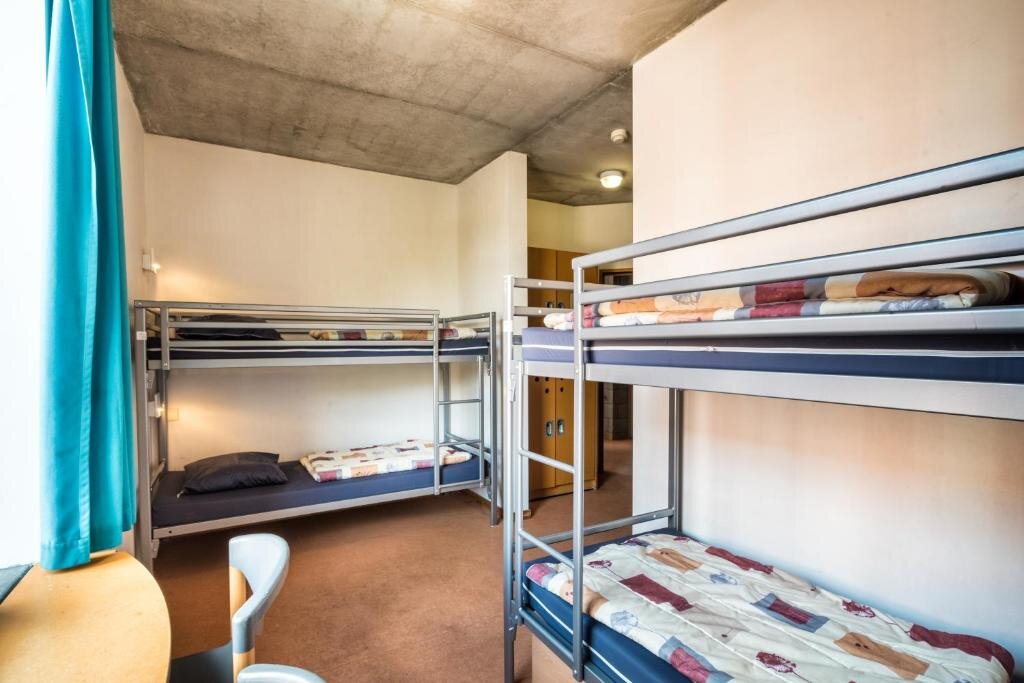 Четырёхместный номер Standard Liège Youth Hostel