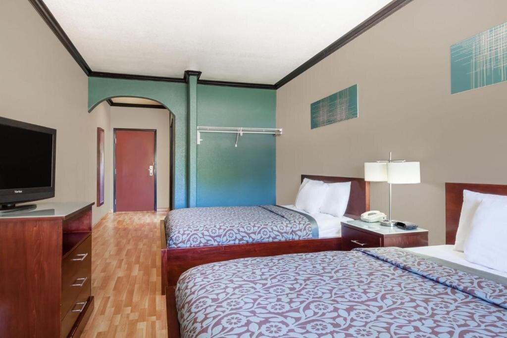 Habitación doble Estándar Days Inn & Suites by Wyndham Marquez
