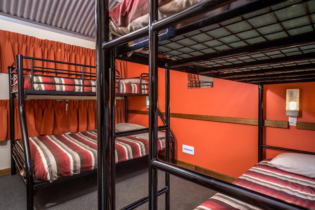Кровать в общем номере (женский номер) YHA Alice Springs