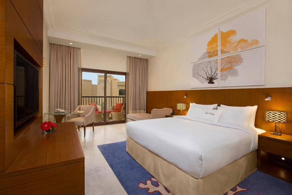Guest Doppel Zimmer mit Balkon DoubleTree by Hilton Resort & Spa Marjan Island