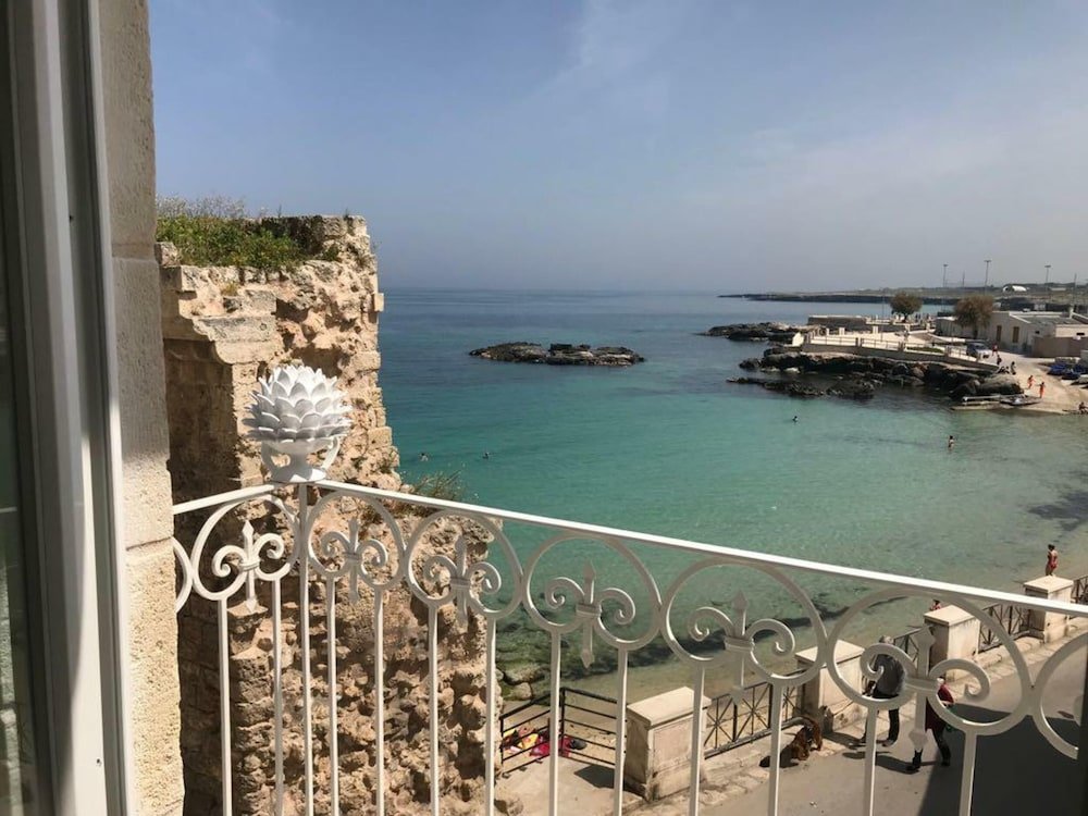 Standard Double room with balcony and with sea view Miramare