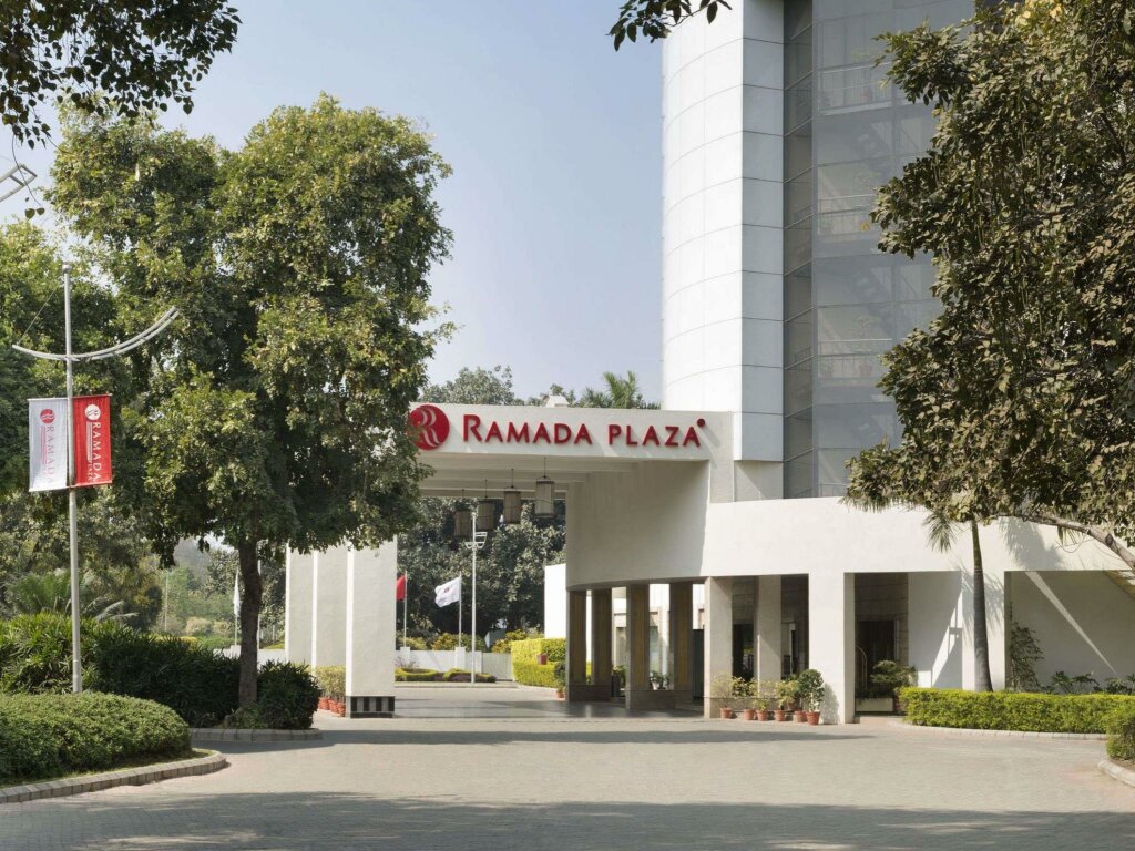Номер Standard Ramada Plaza by Wyndham JHV Varanasi