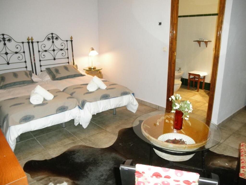 Четырёхместный семейный номер Standard с 2 комнатами Casa Rural El Aguila