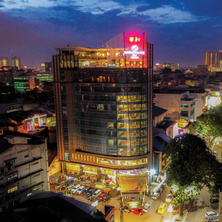 Четырёхместный номер Standard Hermes Palace Hotel Medan