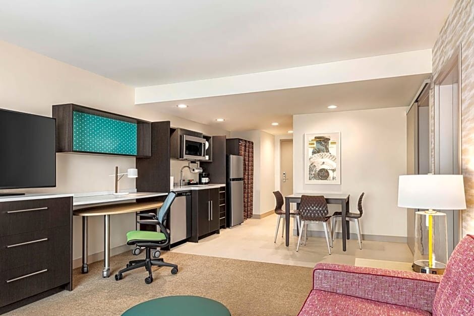 Двухместный люкс c 1 комнатой Home2 Suites By Hilton Milwaukee West