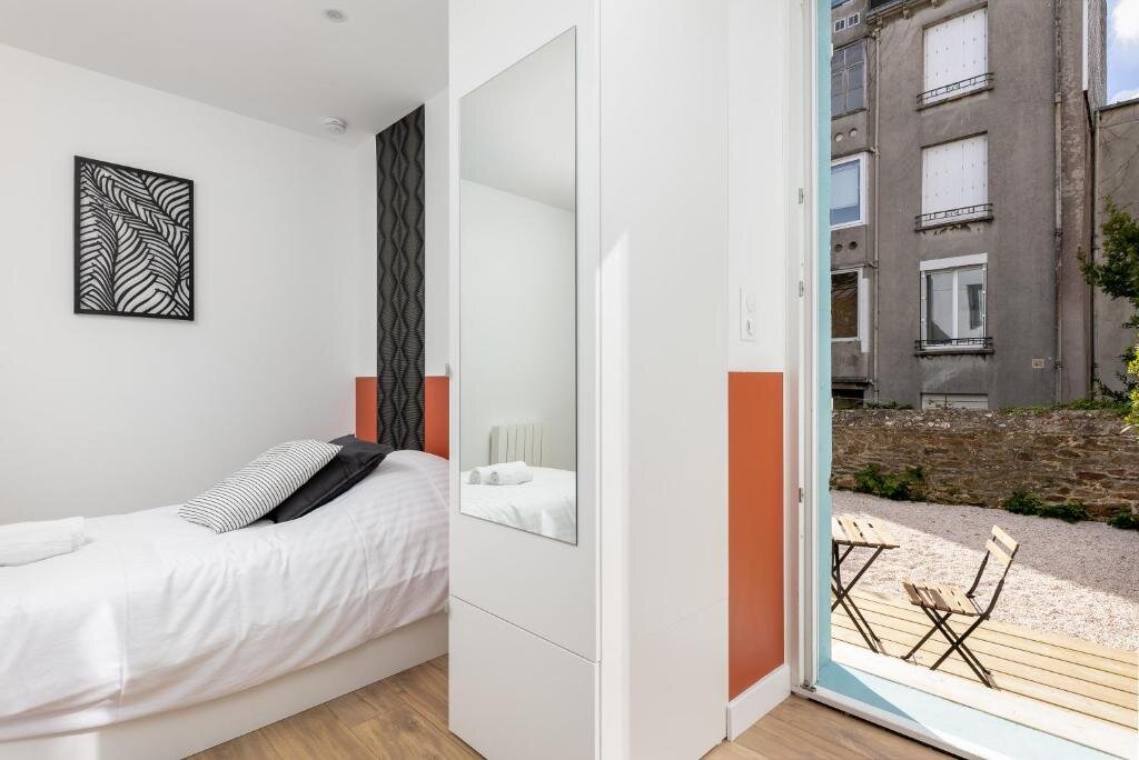 Апартаменты Limestra - Studio rénové avec terrasse privative en hypercentre lit simple