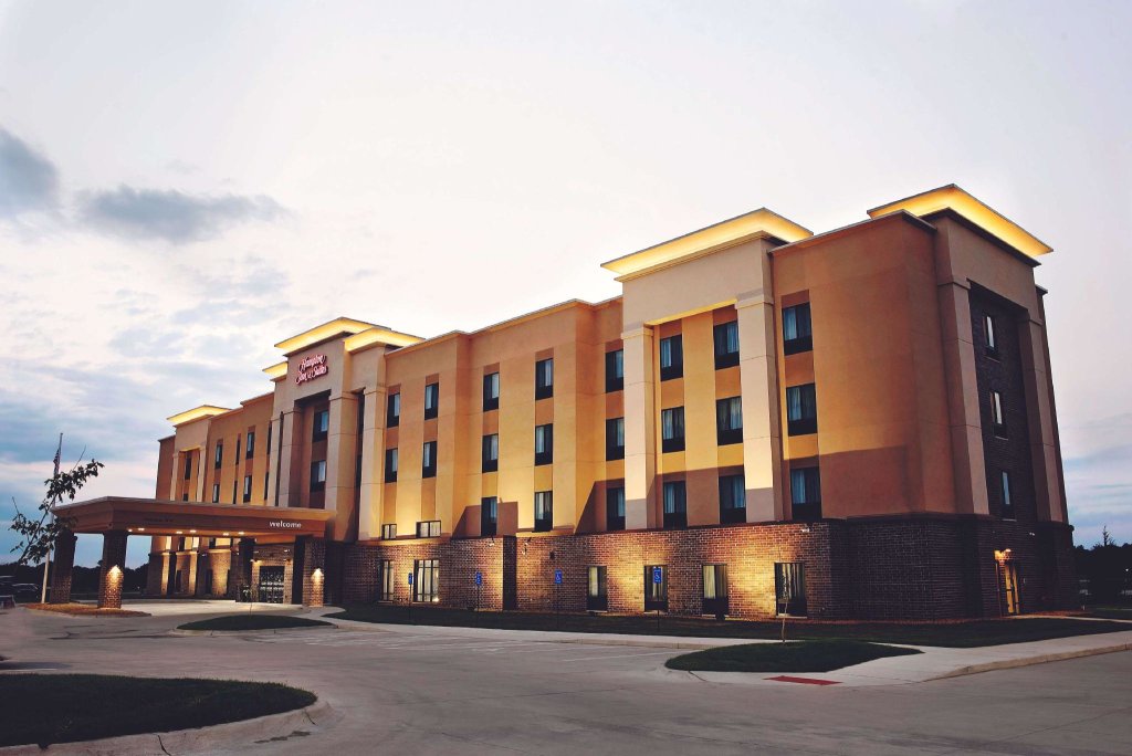 Четырёхместный люкс Hampton Inn & Suites Des Moines/Urbandale Ia