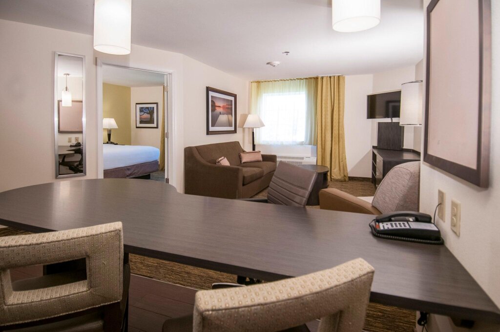 Двухместный люкс c 1 комнатой Candlewood Suites - Baton Rouge - College Drive, an IHG Hotel