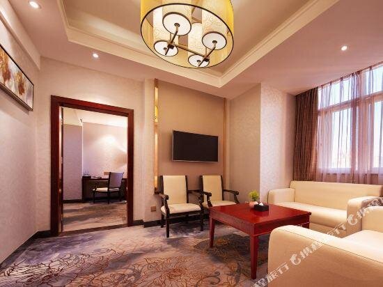 Deluxe Suite Nanning Qian Xi International Hotel