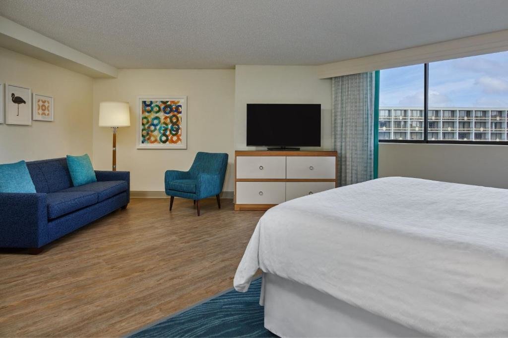 1 Bedroom Executive Suite with pool view Sheraton Orlando Lake Buena Vista Resort
