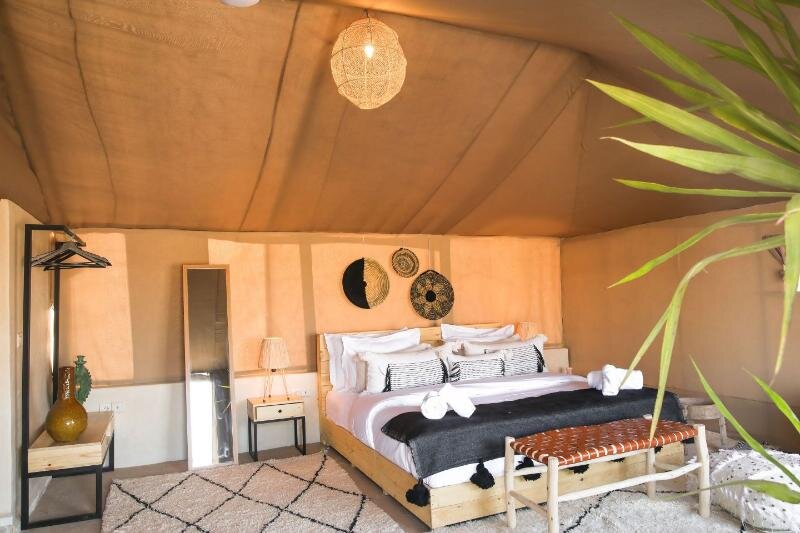 Tenda con balcone Selina Nomad Camp Agafay