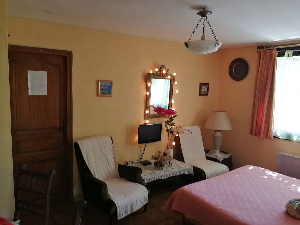 2 Bedrooms Cottage Beau Mas à Montolivet