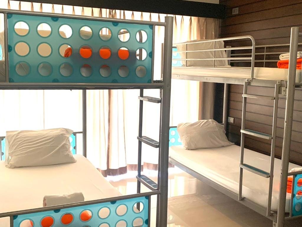 Кровать в общем номере (мужской номер) Lub Sbuy Hostel