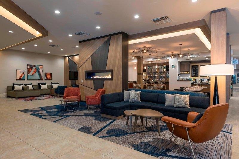 Номер Standard Delta Hotels by Marriott Grand Rapids Airport