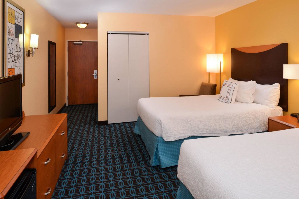 Двухместный номер Standard Fairfield Inn and Suites by Marriott Fort Wayne