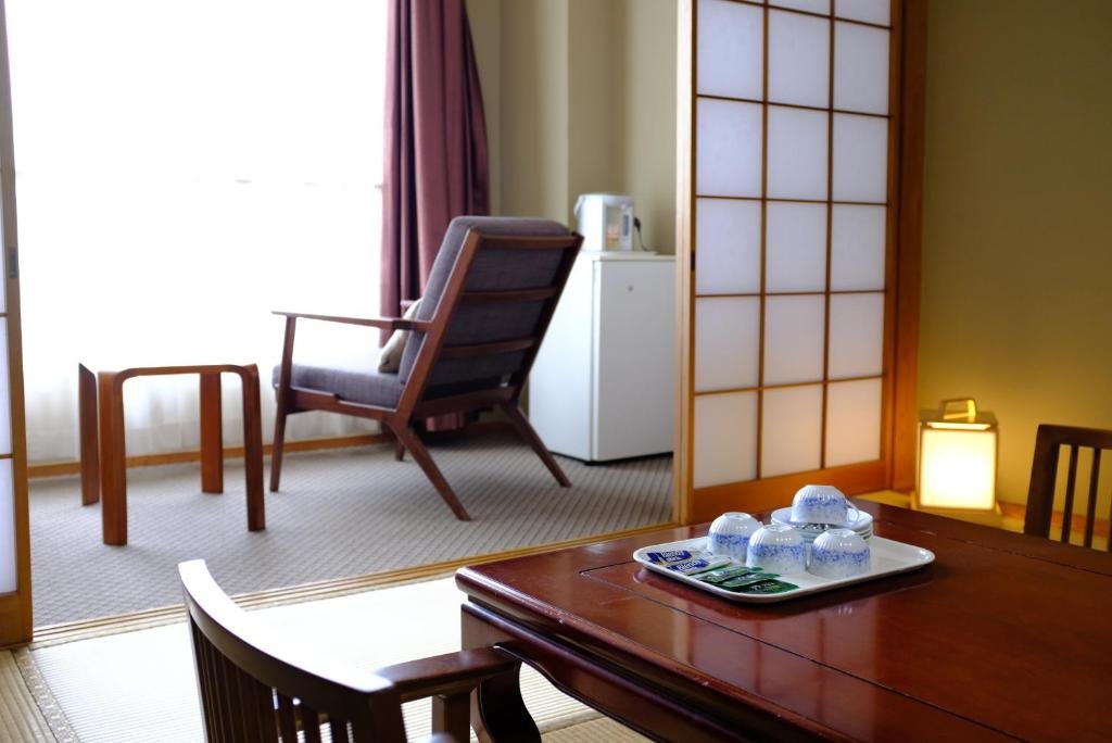 Трёхместный номер Standard с видом на горы Harriway Onsen Hotel Hakone