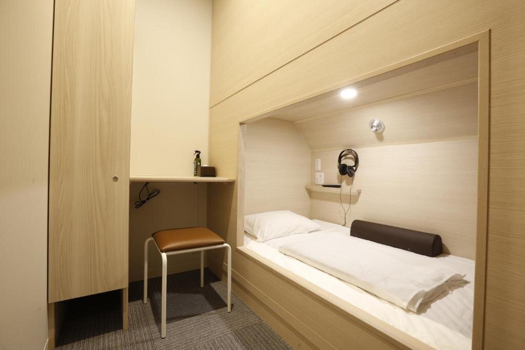 Кровать в общем номере (мужской номер) Grand Cabin Tenjin Minami
