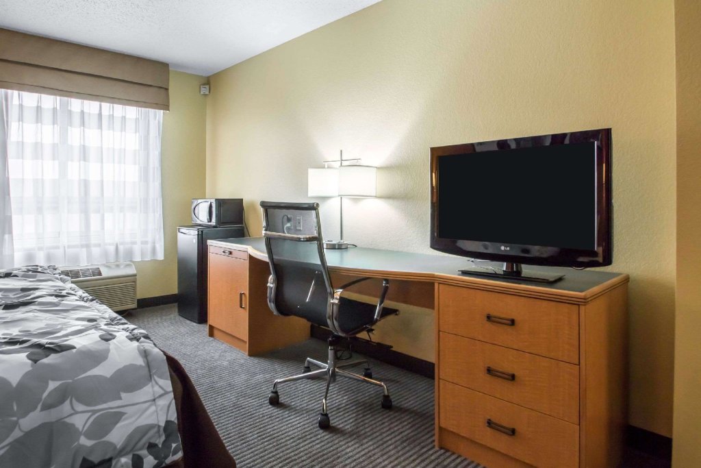 Двухместный люкс c 1 комнатой Sleep Inn & Suites Sheboygan I-43