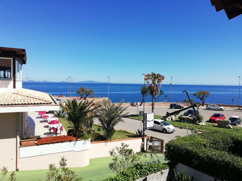 2 Bedrooms Apartment with sea view L'Ancora Blu