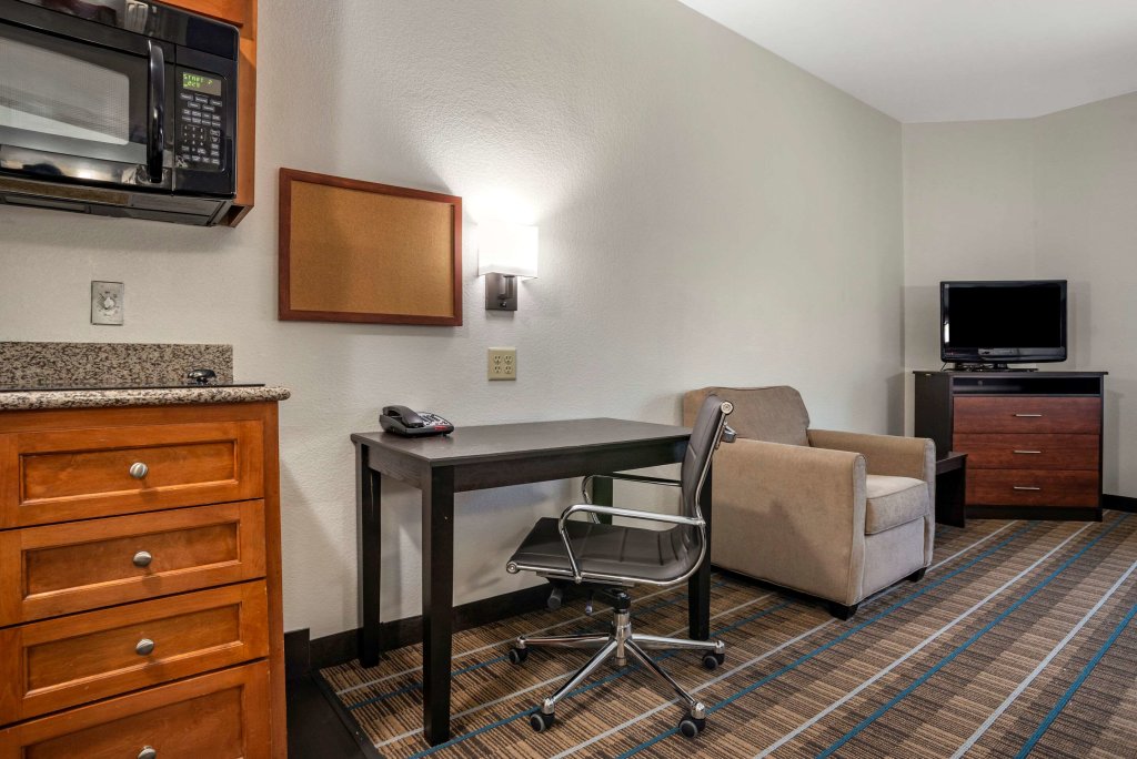 Четырёхместный номер Standard MainStay Suites Denham Springs - Baton Rouge East