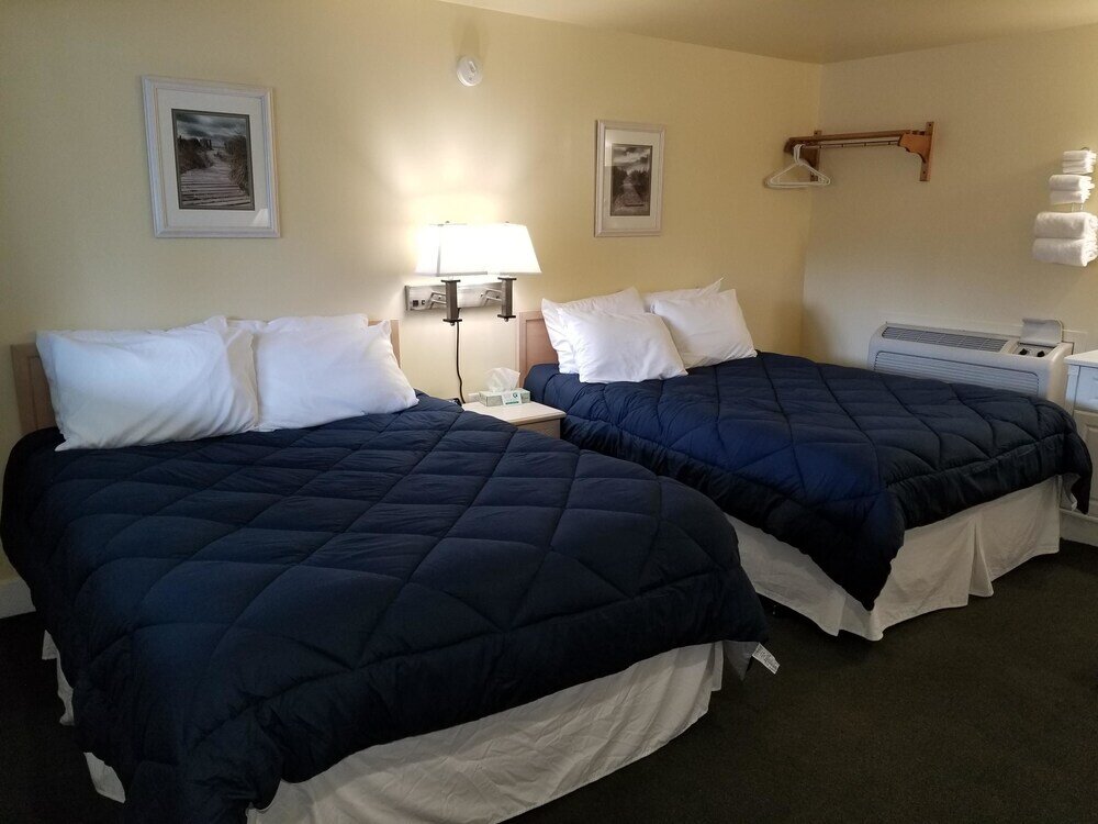 Standard room Captain's Quarters Motel