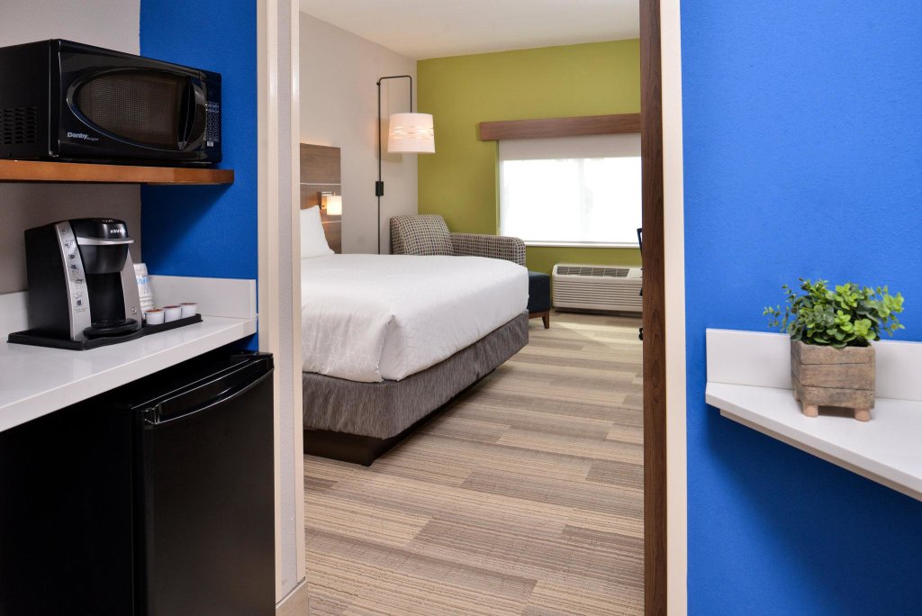 Номер Standard Holiday Inn Express & Suites Alachua - Gainesville Area, an IHG Hotel