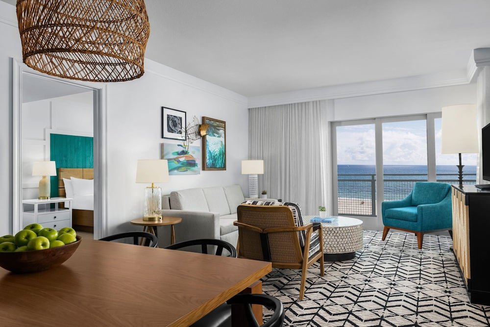 2 Bedrooms Villa with balcony and oceanfront Marriott's Oceana Palms