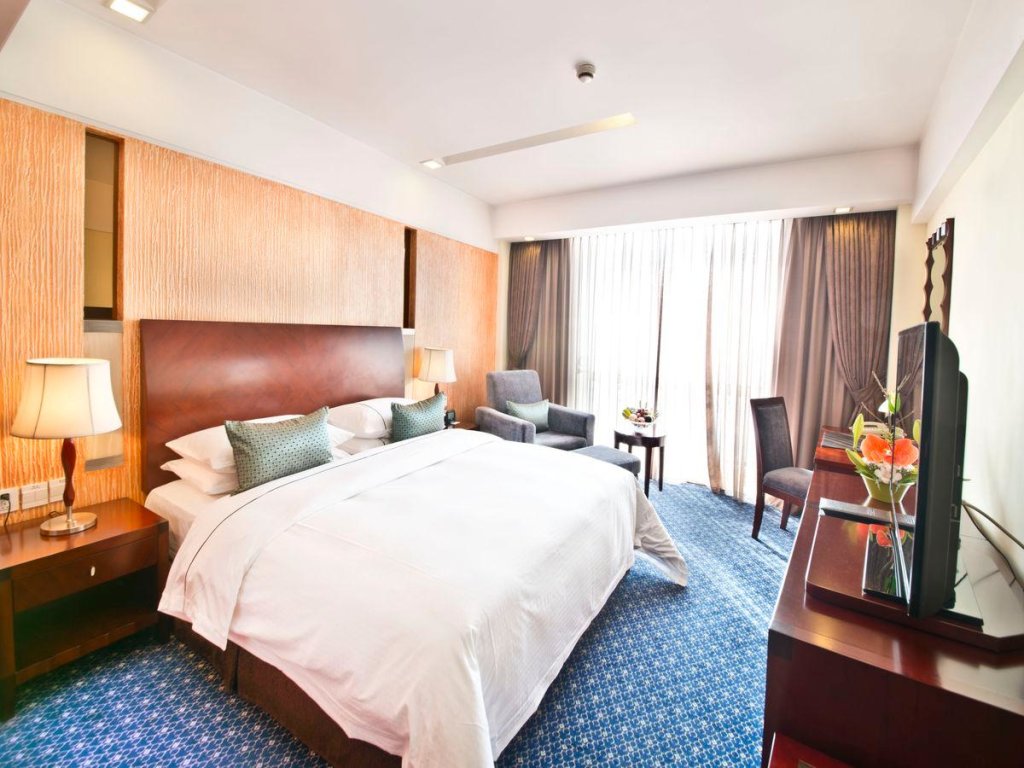 Двухместный номер Deluxe Argyle International Airport Hotel Shanghai