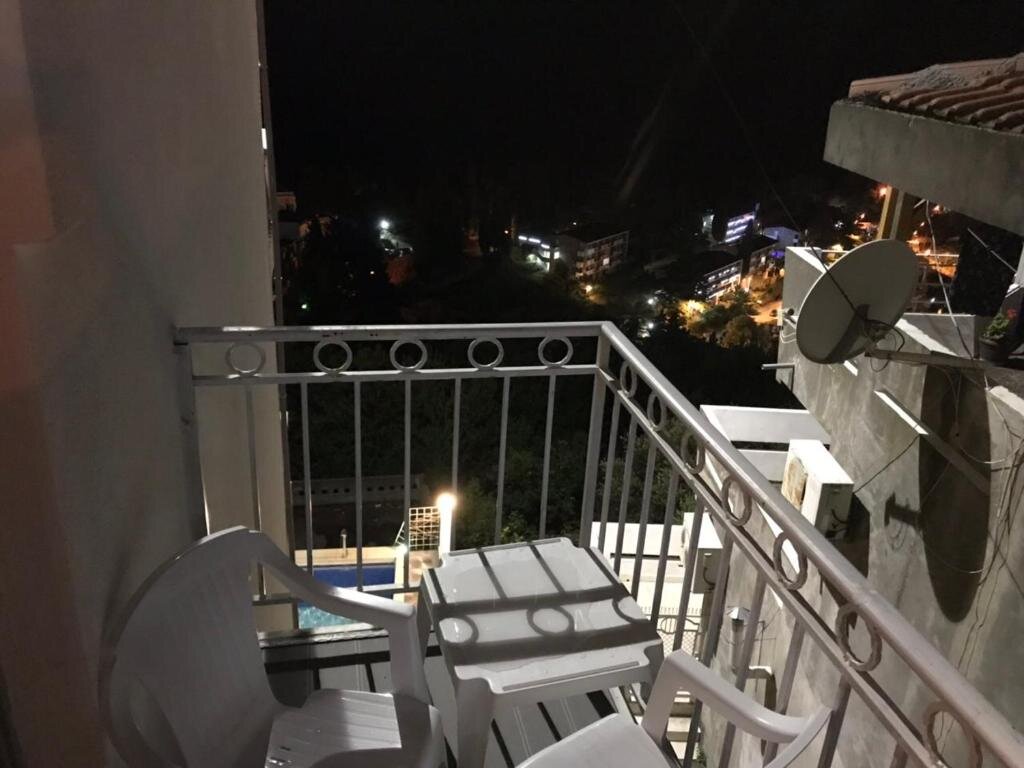 Апартаменты с балконом и с видом на море Apartments Monte