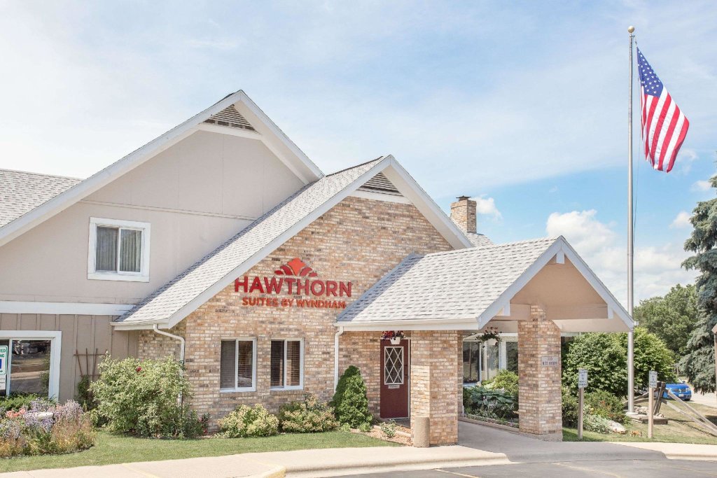 Camera Standard Hawthorn Extended Stay by Wyndham-Green Bay