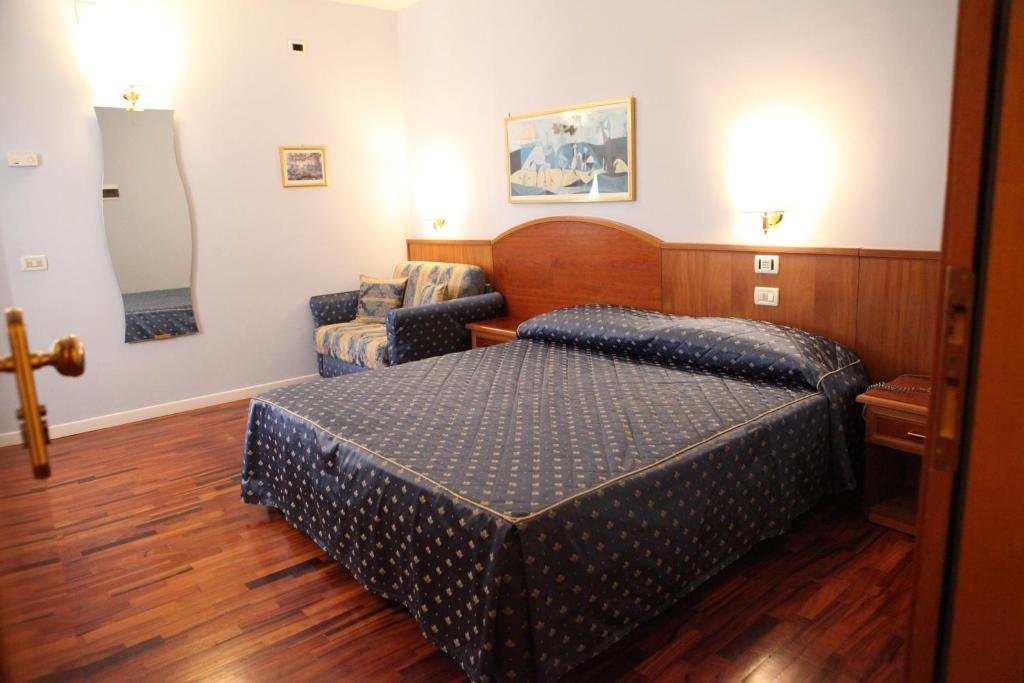 Standard Dreier Zimmer Hotel San Michele