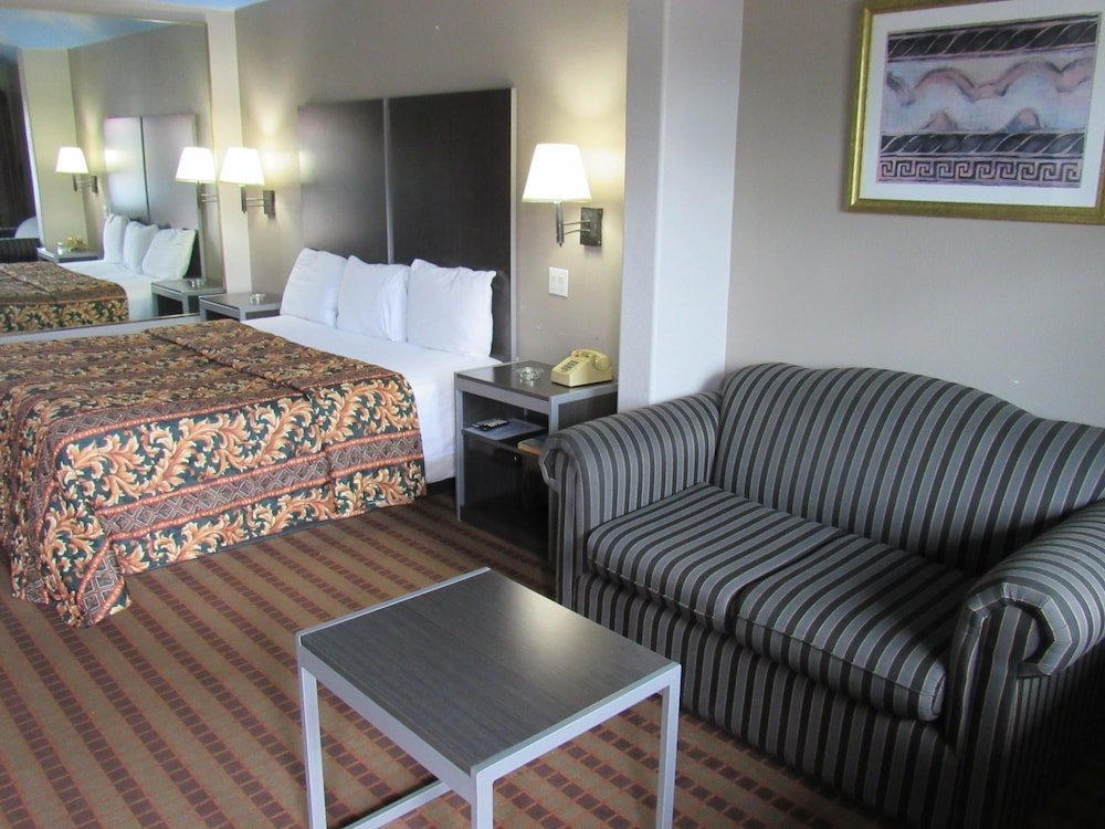 Standard Double room Camelot Inn & Suites Highway 290/Northwest Freeway