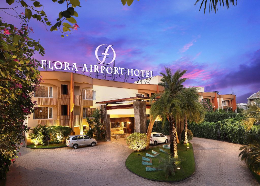 Семейный номер Deluxe Flora Airport Hotel and Convention Centre Kochi