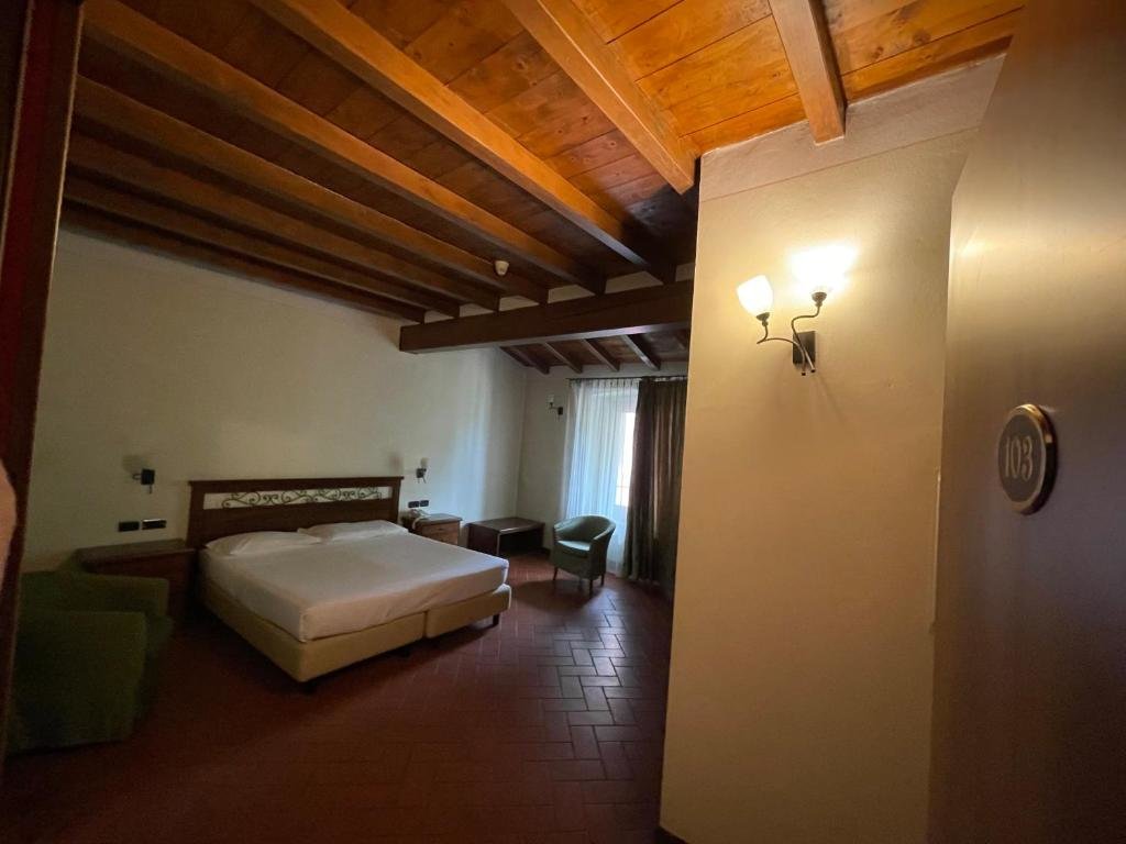 Standard Doppel Zimmer Bes Hotel Bergamo La Muratella