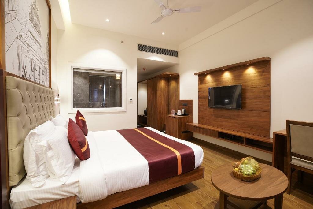 Standard Double room Raghu Mahal Hotel