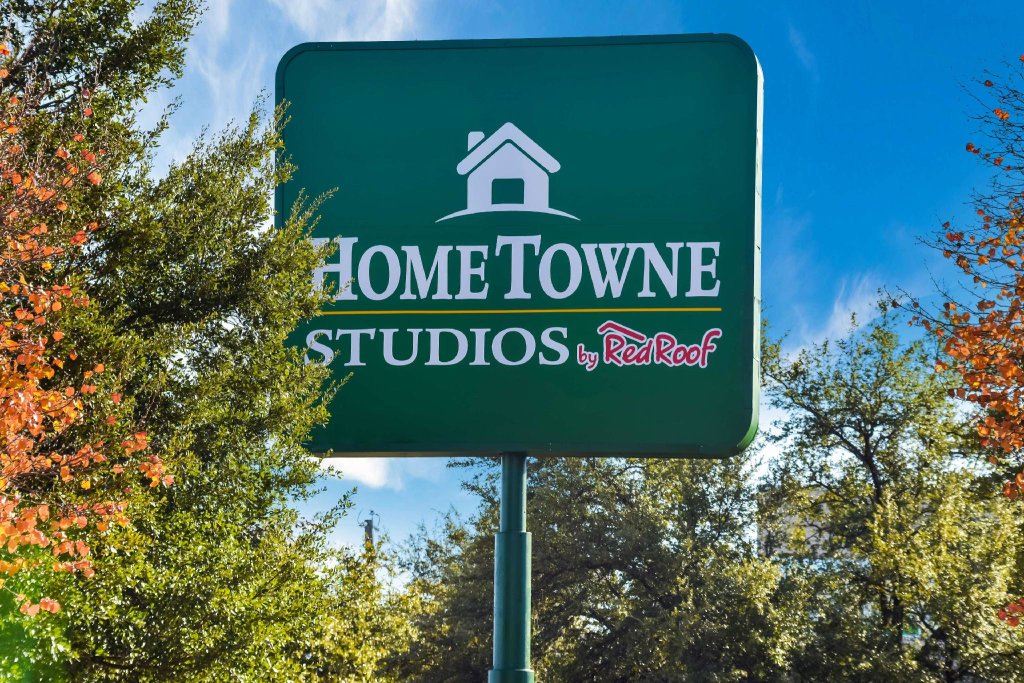 Suite HomeTowne Studios by Red Roof Dallas - North Addison - Tollway