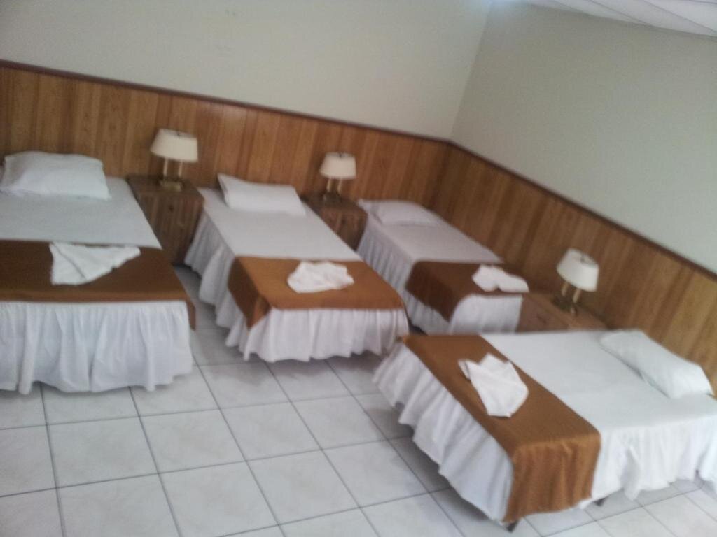 Четырёхместный номер Standard Hotel Manantiales El Salvador