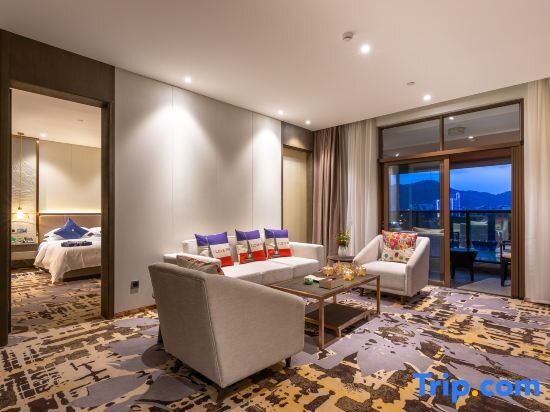 Deluxe suite Junlan Jiangshan International Holiday Hotel