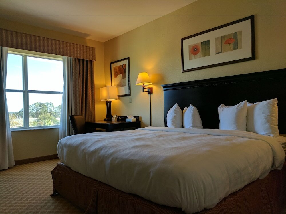 Люкс Country Inn & Suites by Radisson, Tallahassee-University Area, FL