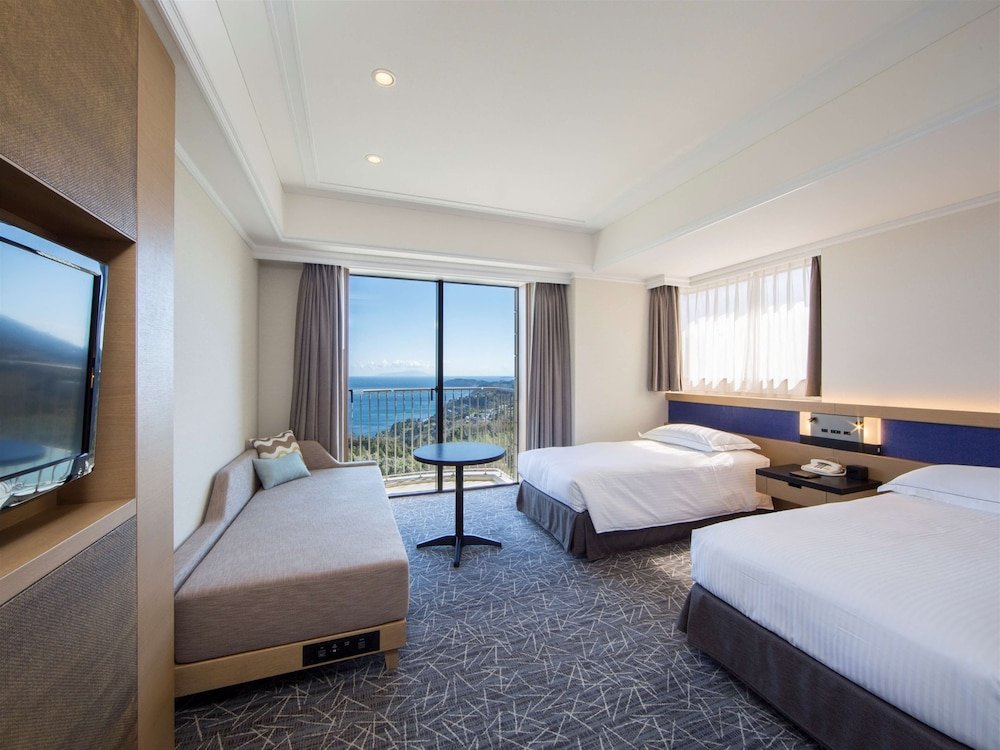 Двухместный номер Standard с балконом Hilton Odawara Resort & Spa